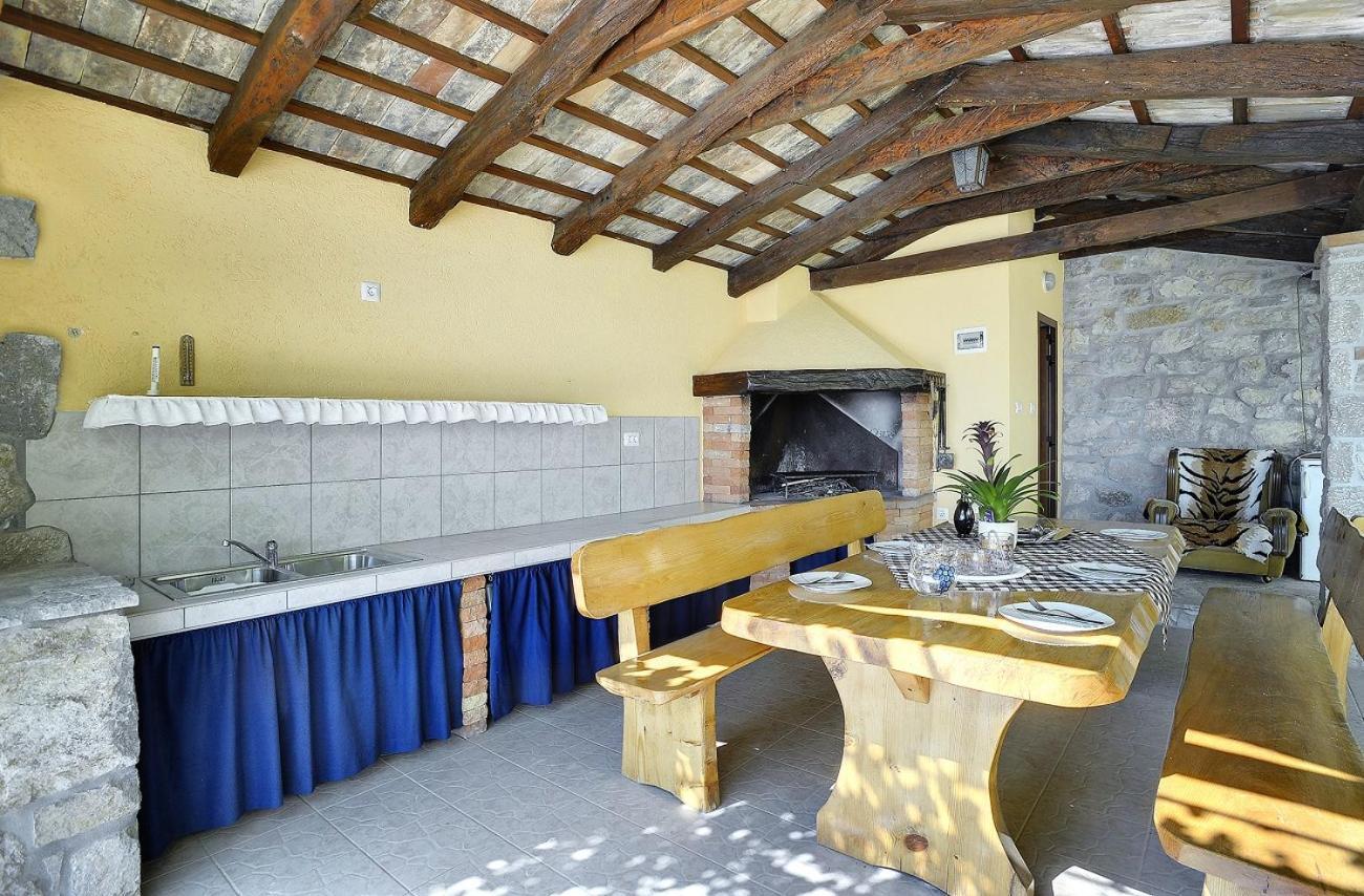 Villa Bella Lupoglav  ภายนอก รูปภาพ