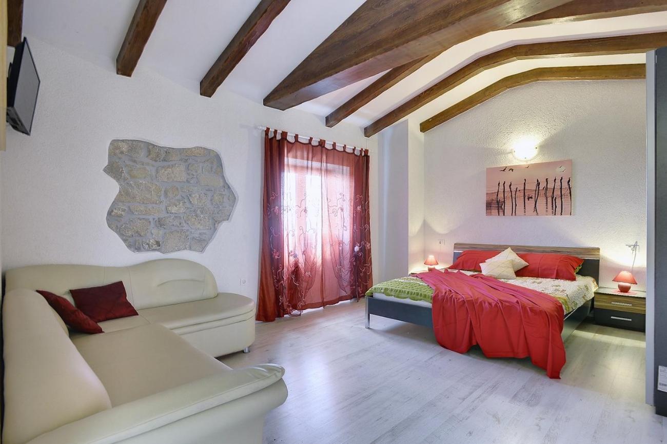 Villa Bella Lupoglav  ภายนอก รูปภาพ