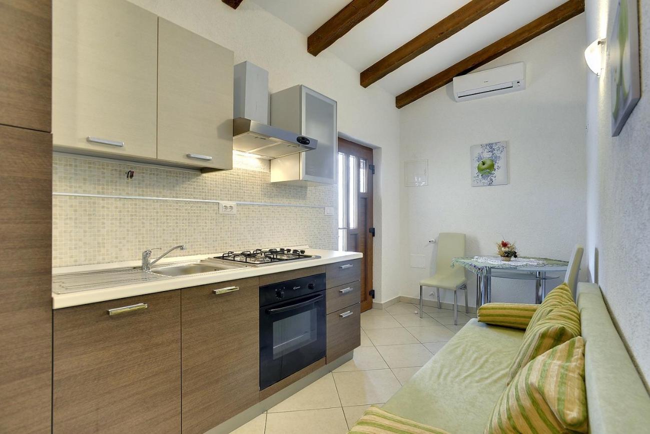 Villa Bella Lupoglav  ภายนอก รูปภาพ
