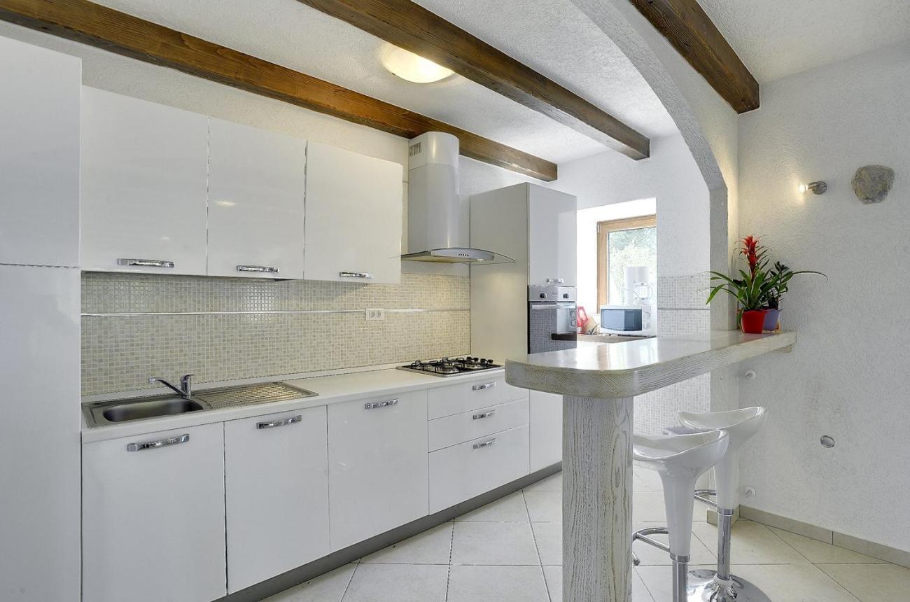Villa Bella Lupoglav  ภายนอก รูปภาพ