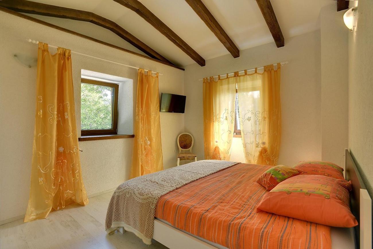 Villa Bella Lupoglav  ภายนอก รูปภาพ
